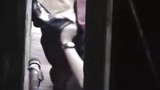 Par som nyter utendørs sex spill