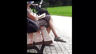 Teaser - bestemor i parken