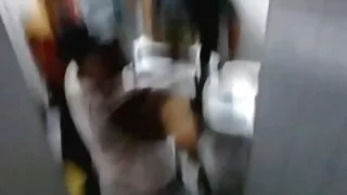 Gutta fanget knulle en jente i pub toalett gangbang!