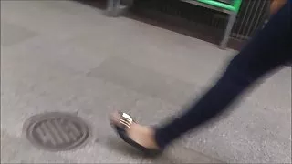 Hot tadsjikisk ben i ballerinaer