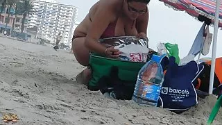 Chunky bikini candid