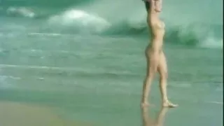 Shu qi naken på stranden