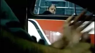 Jenta ser på kuk cum på tog