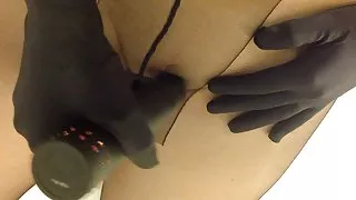 Louise nylon med vibrator og nyloned fitte