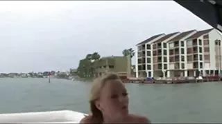 Nude beach - big boob blond ekshibisjonist - boat show