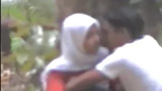 Malay - tudung hijab lepas rindu dalam hutan
