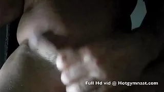 Hårete unge stud dusjing og stryke kuk i trappeoppgangen!