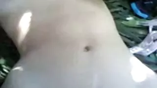 Malay - telanjang bulat kat dlm belukar